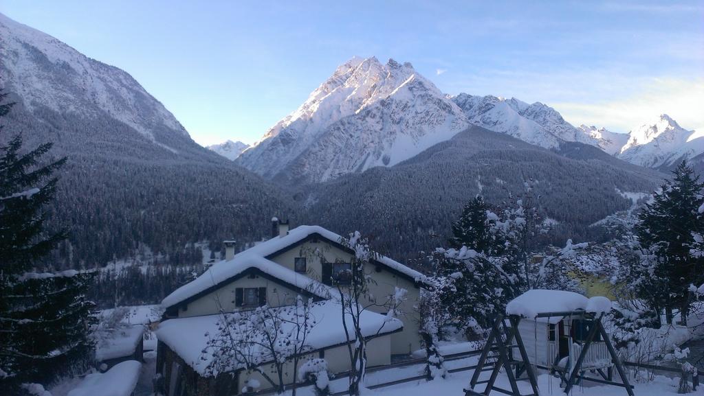 Apartament Chasa Felix Scuol Pokój zdjęcie